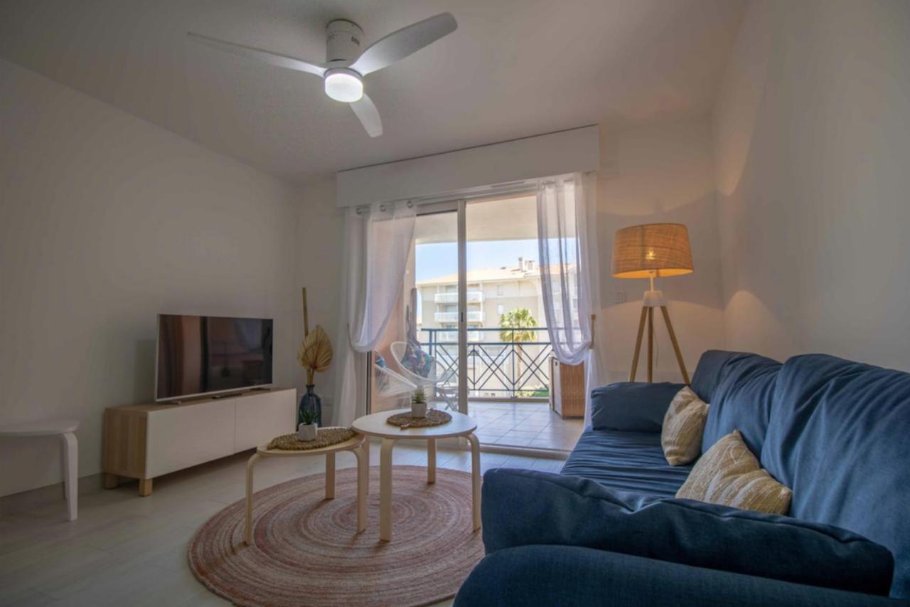 Bright Apt Of 32 M Renovated Near Town เฟรฌูส ภายนอก รูปภาพ