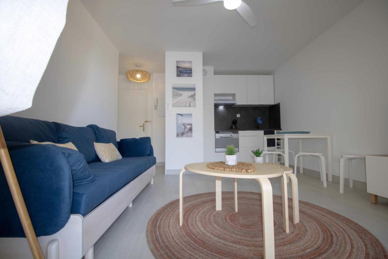 Bright Apt Of 32 M Renovated Near Town เฟรฌูส ภายนอก รูปภาพ