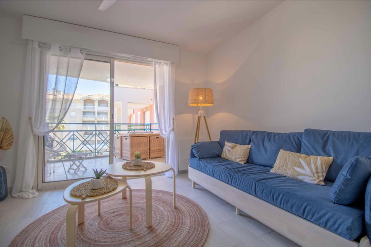 Bright Apt Of 32 M Renovated Near Town เฟรฌูส ภายนอก รูปภาพ